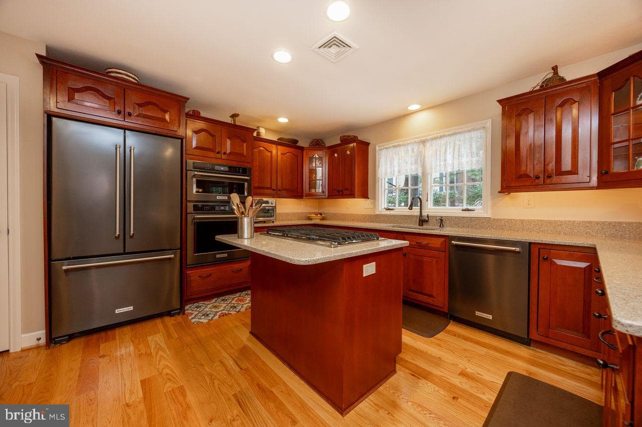 5 Woodford Lane photo 10