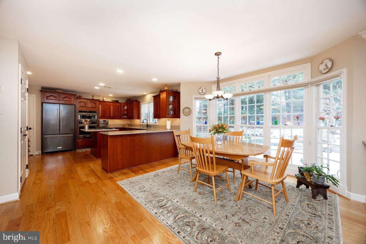 5 Woodford Lane photo 13