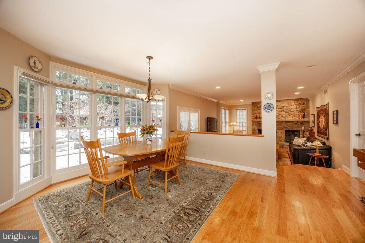 5 Woodford Lane photo 14