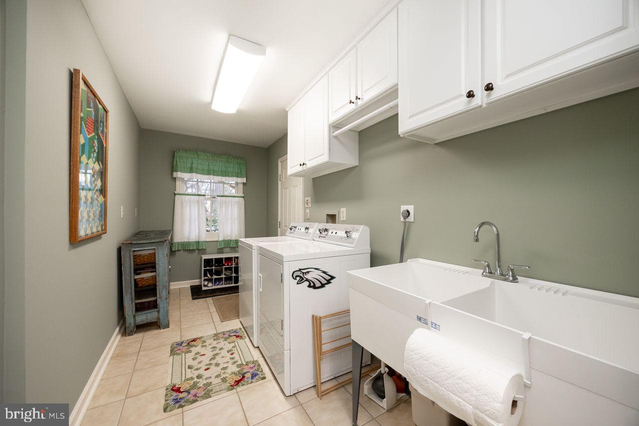5 Woodford Lane photo 17