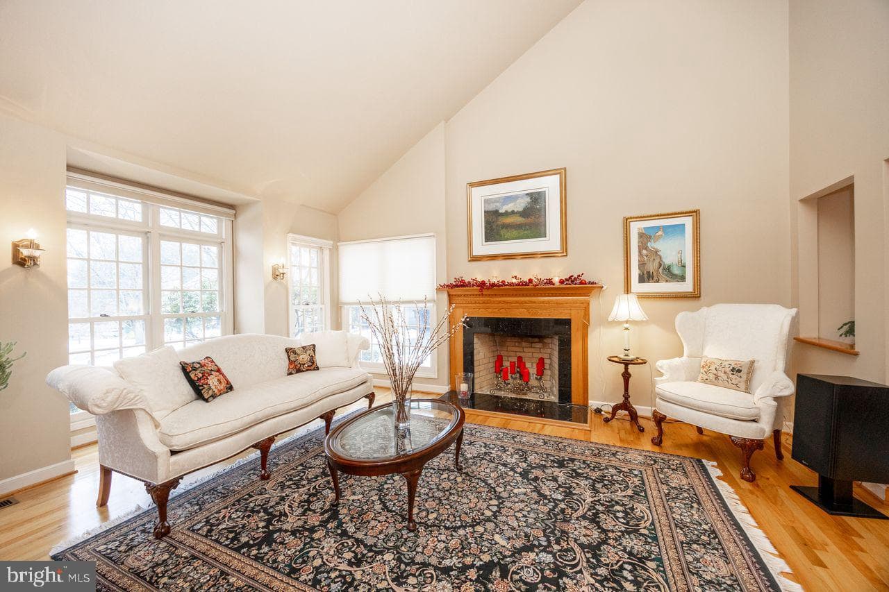 5 Woodford Lane photo 2