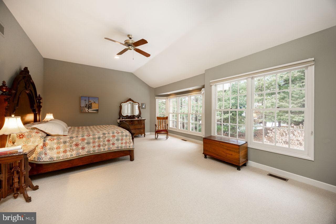 5 Woodford Lane photo 20