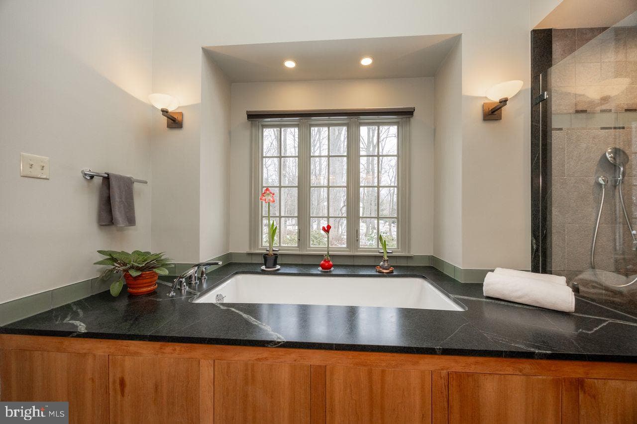 5 Woodford Lane photo 23