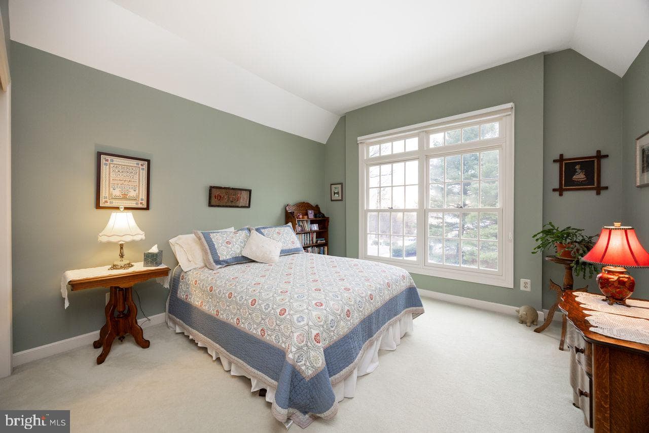 5 Woodford Lane photo 25