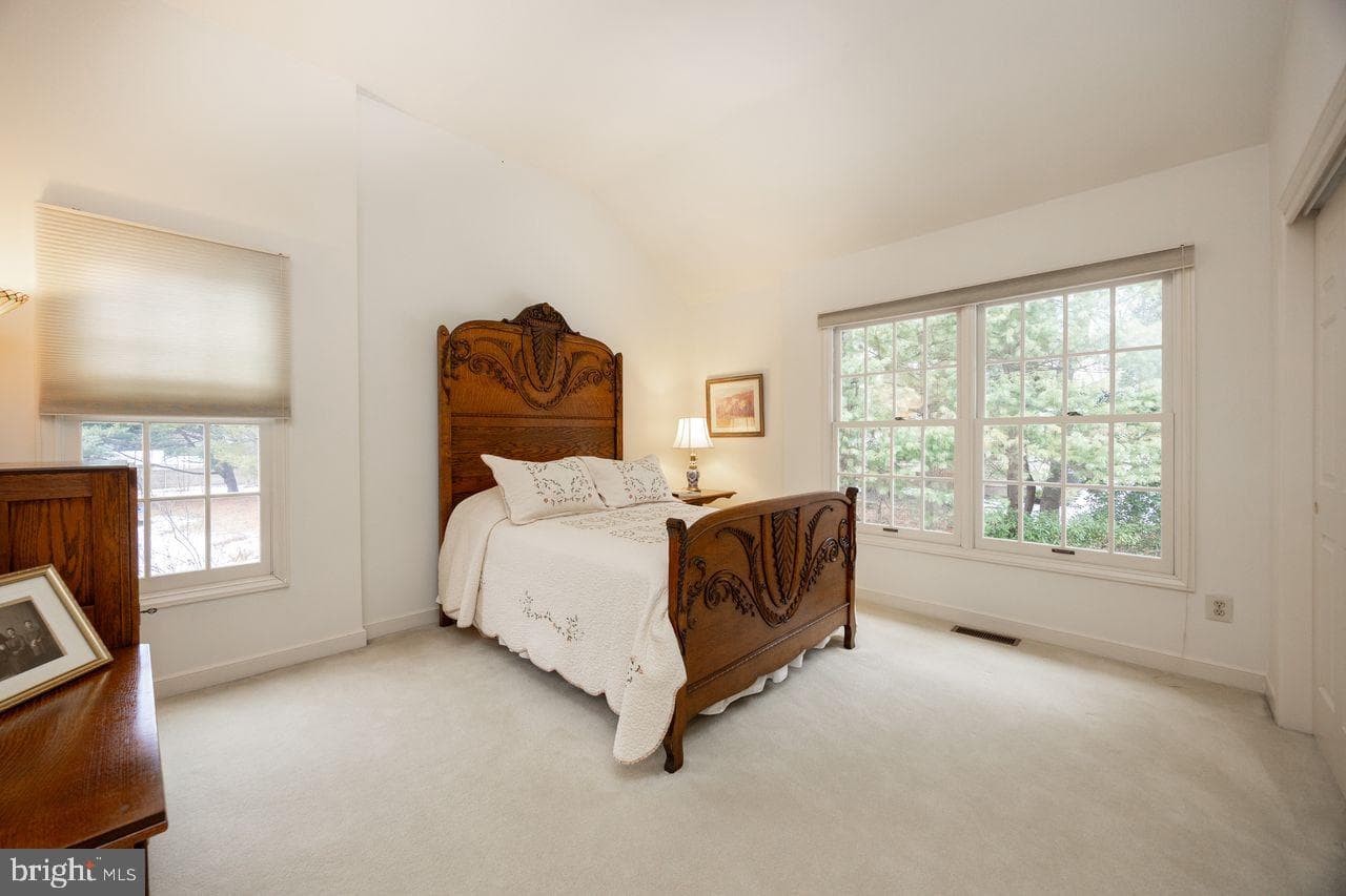 5 Woodford Lane photo 27