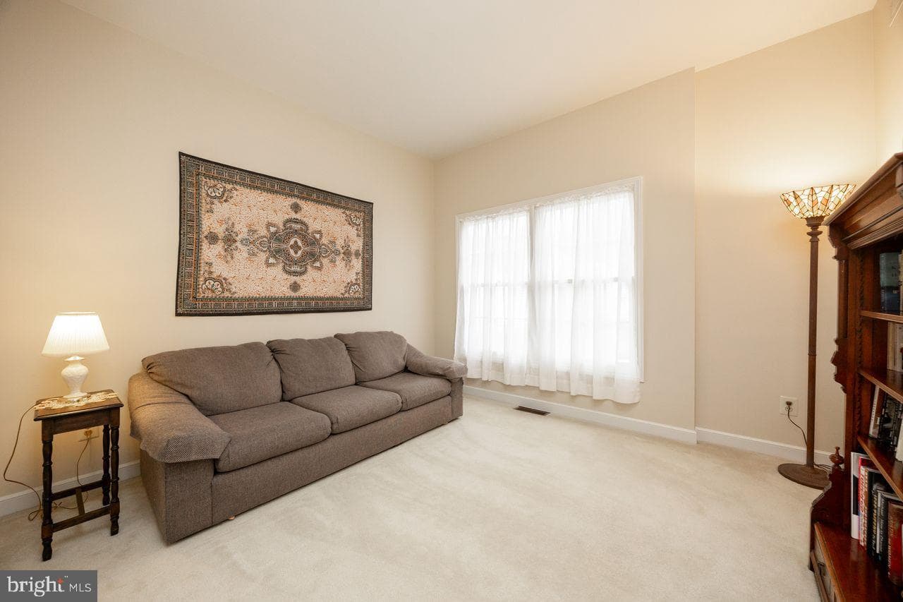 5 Woodford Lane photo 28