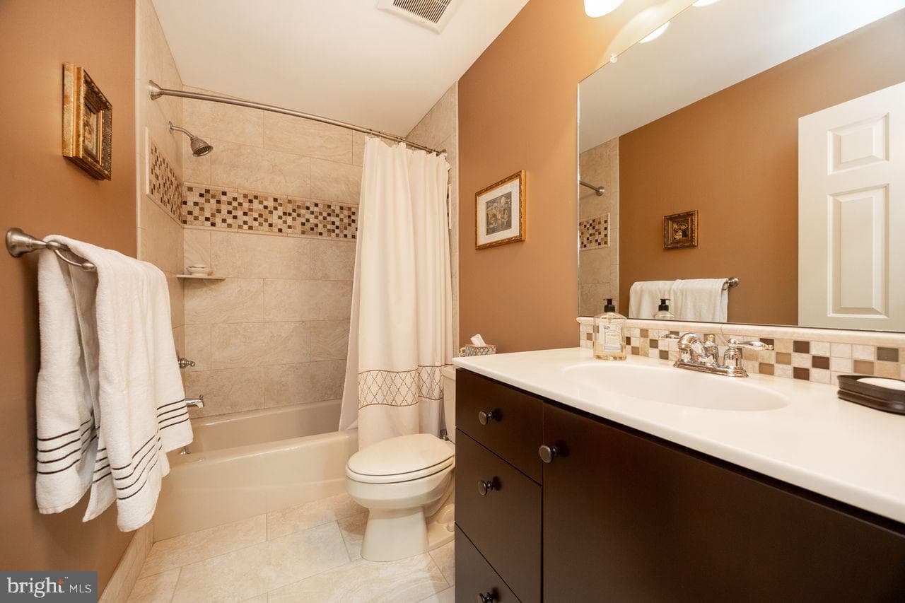 5 Woodford Lane photo 29