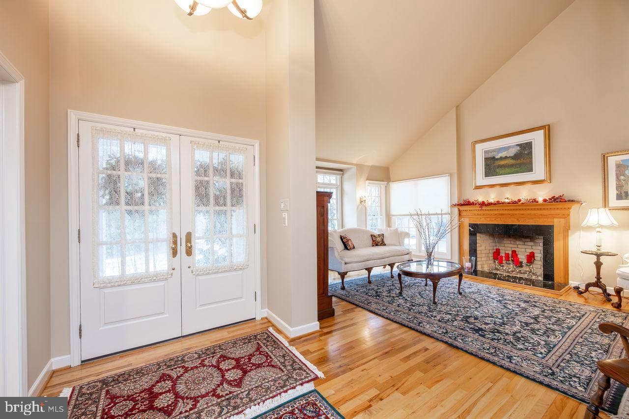 5 Woodford Lane photo 3
