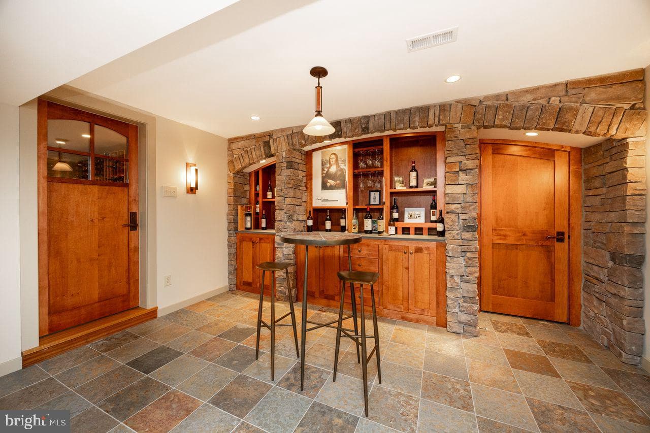 5 Woodford Lane photo 32