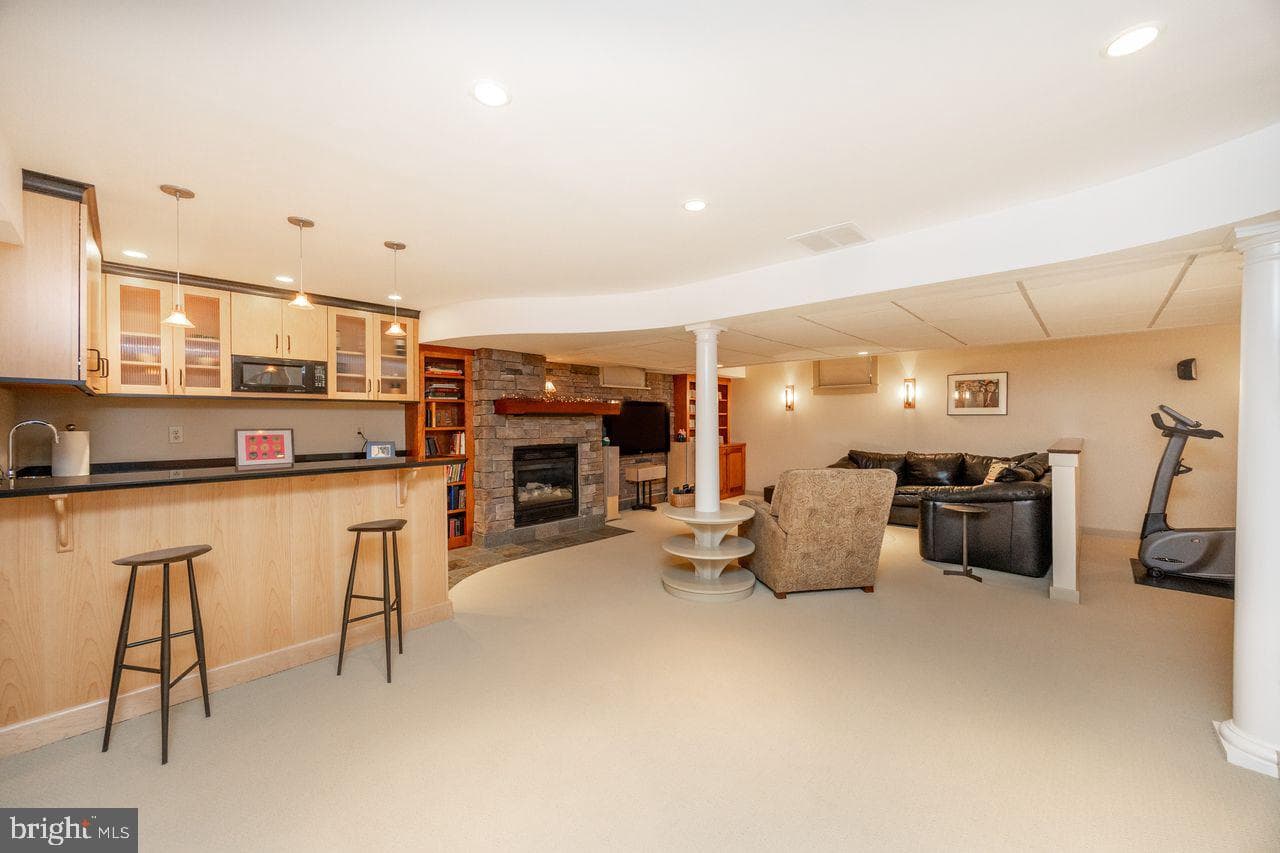 5 Woodford Lane photo 36