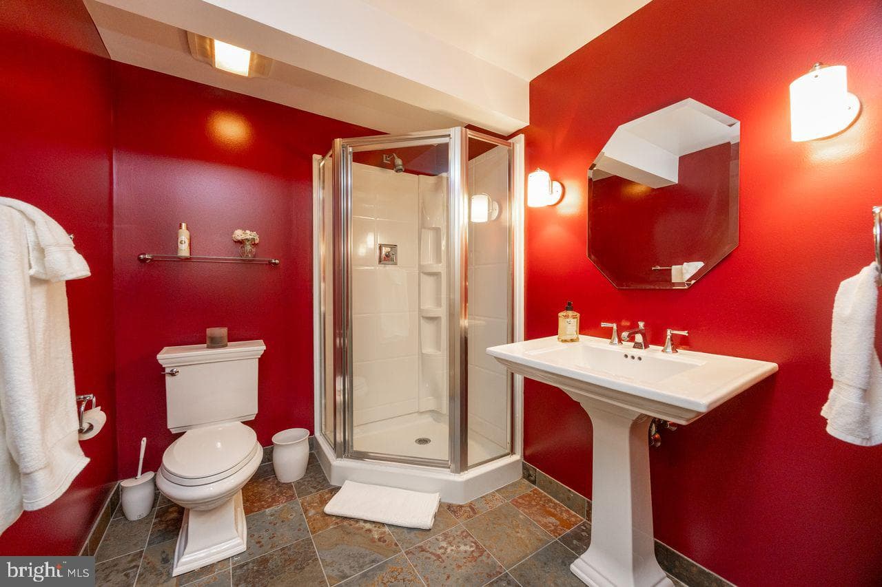5 Woodford Lane photo 39