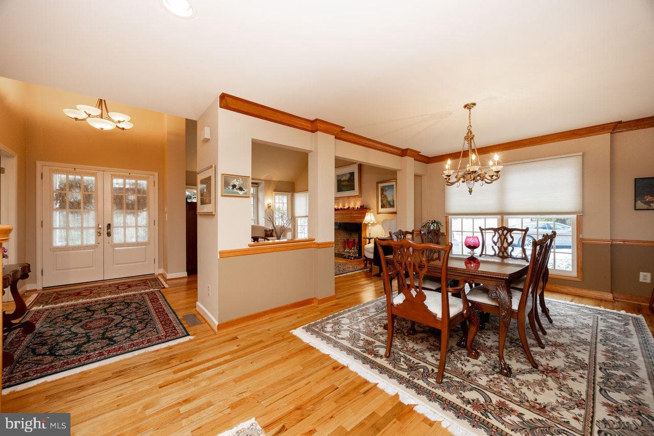 5 Woodford Lane photo 4