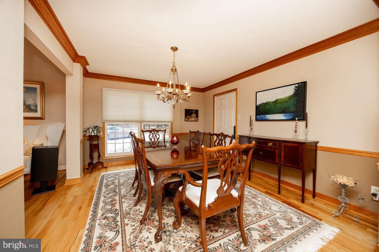5 Woodford Lane photo 5