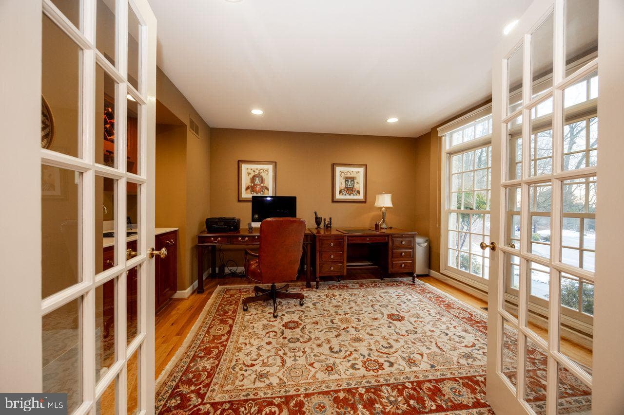 5 Woodford Lane photo 8