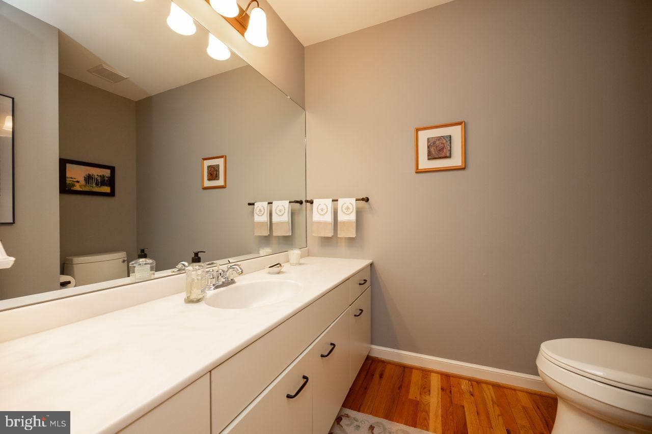 5 Woodford Lane photo 9