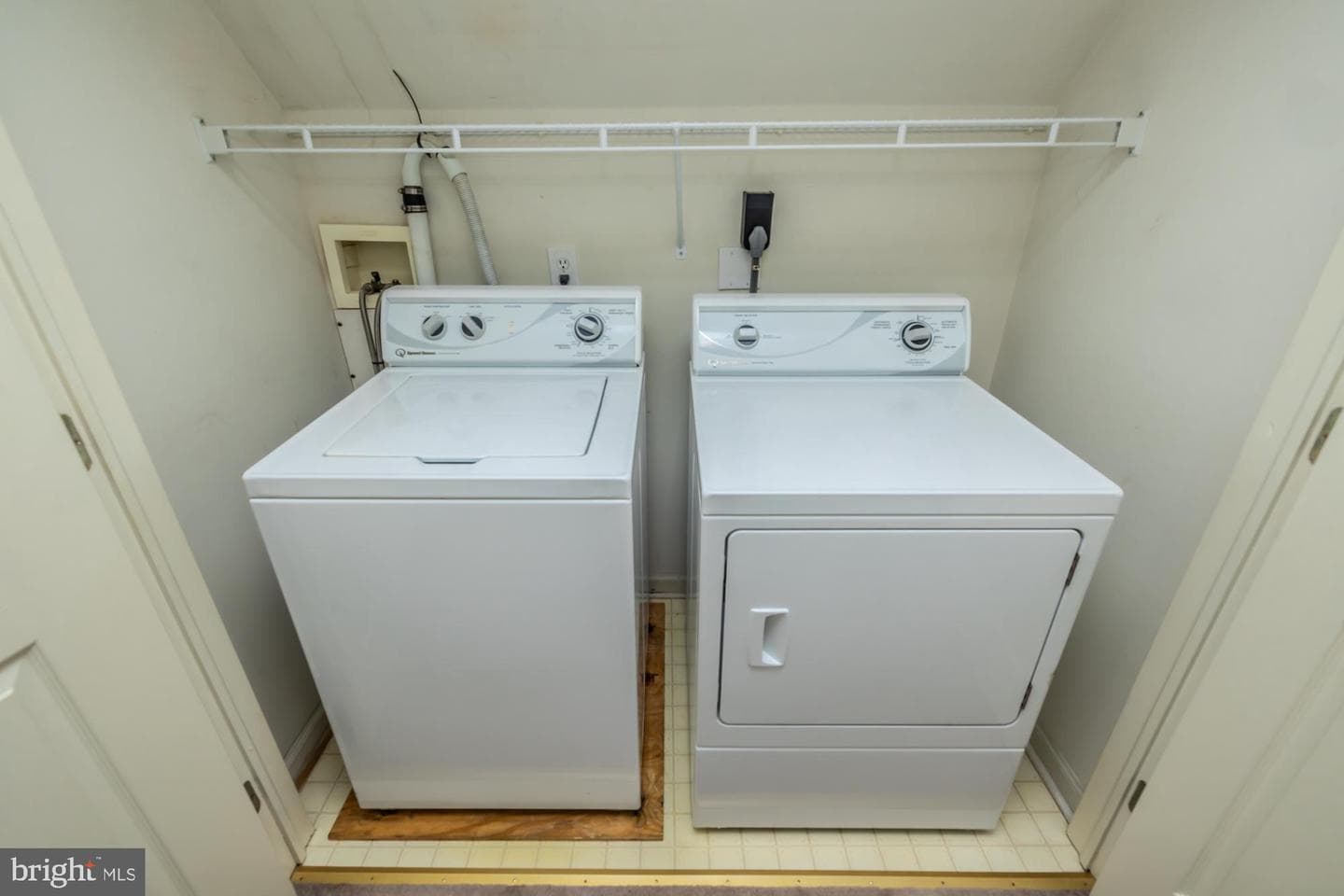 1148 Ashbridge Road photo 26