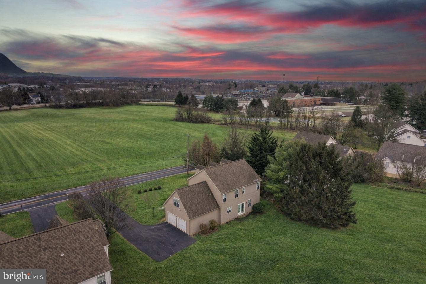 1148 Ashbridge Road photo 45