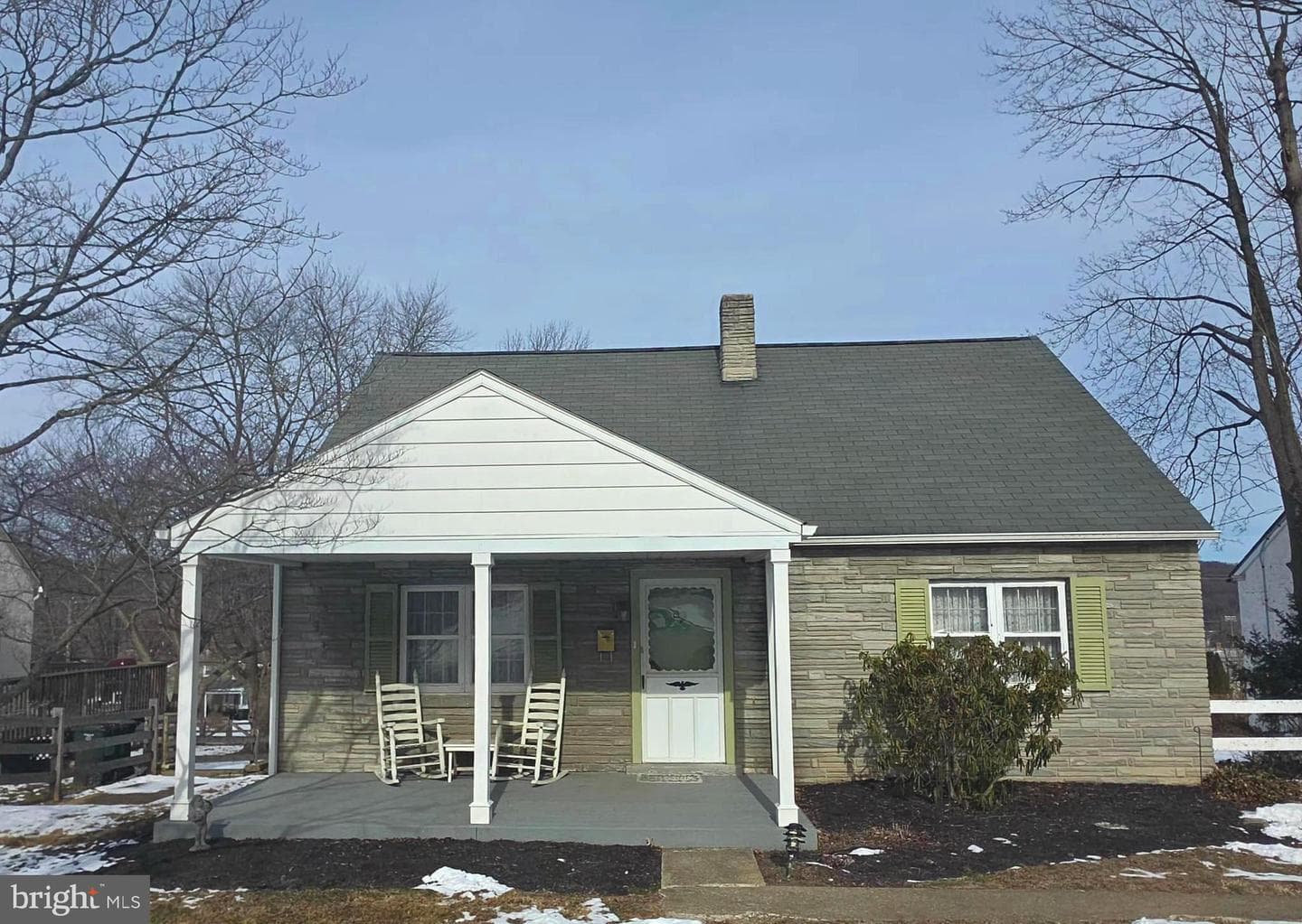 1407 Walnut photo 2