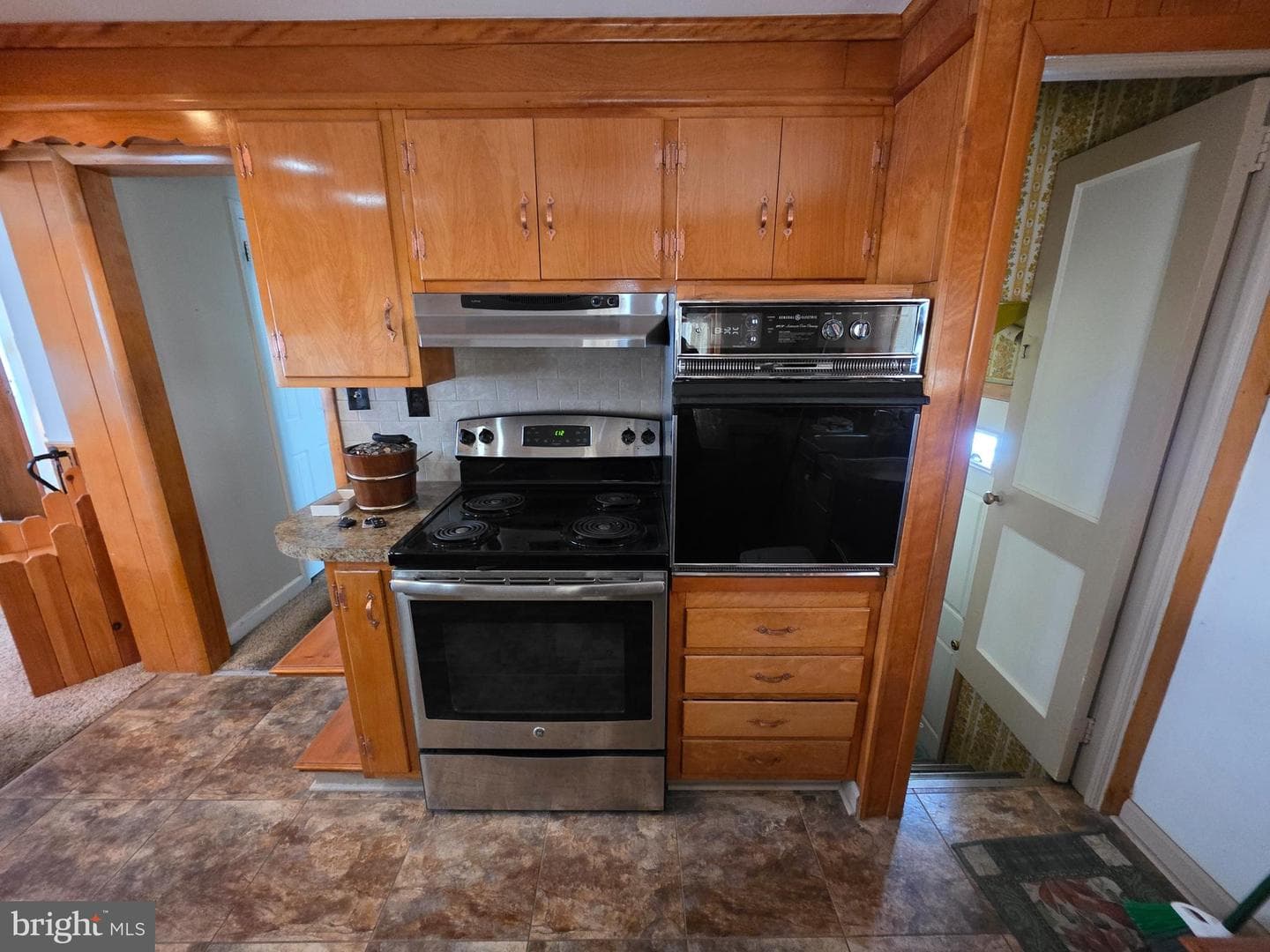 1407 Walnut photo 8