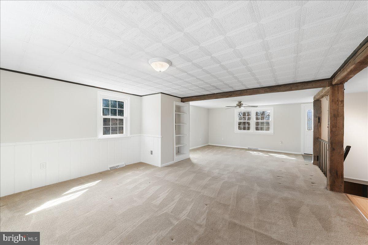 212 W Woodview Road photo 10
