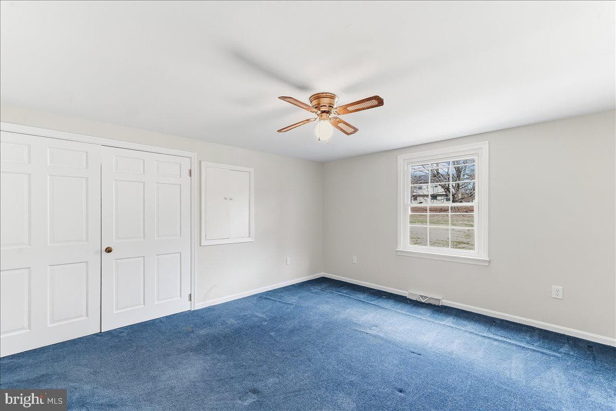 212 W Woodview Road photo 24