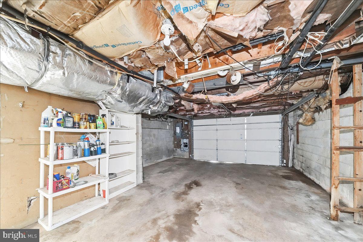 212 W Woodview Road photo 31