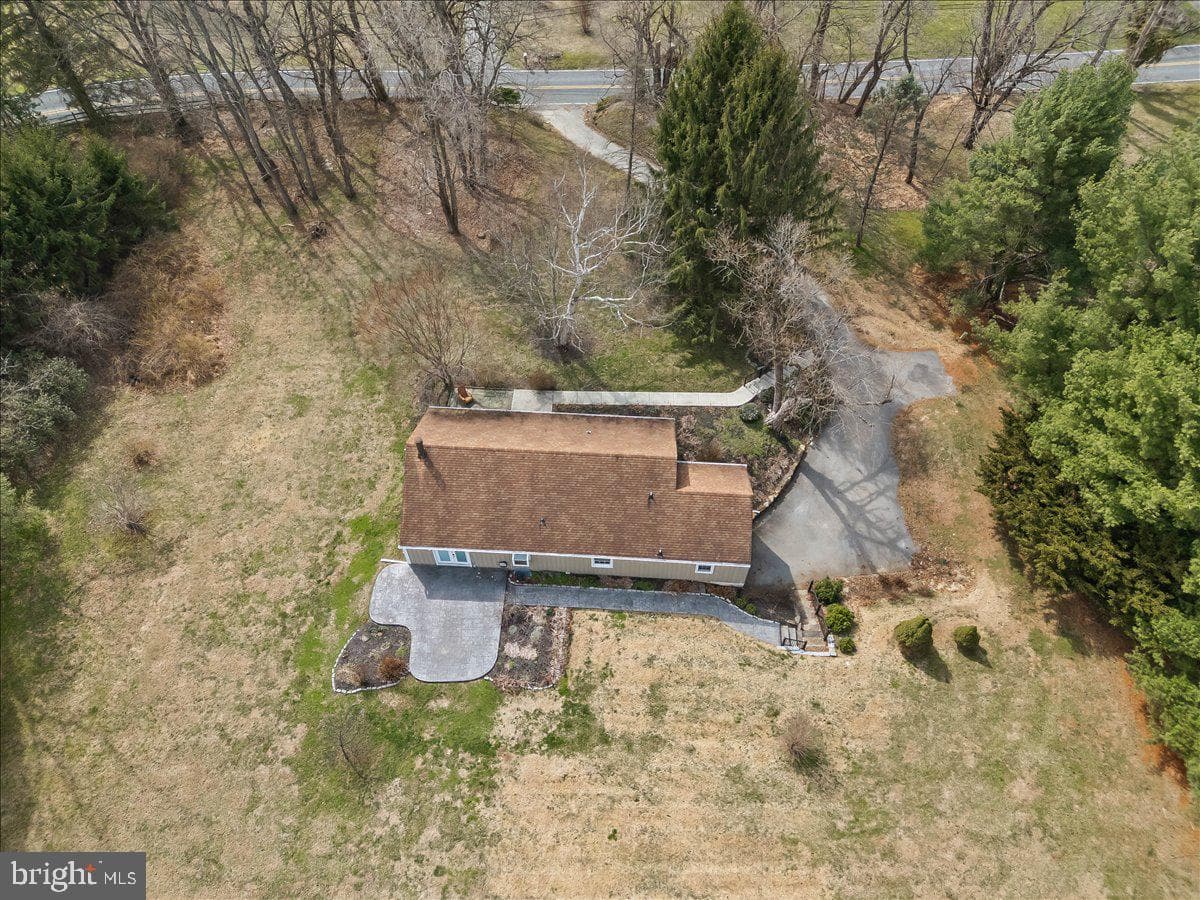 212 W Woodview Road photo 35