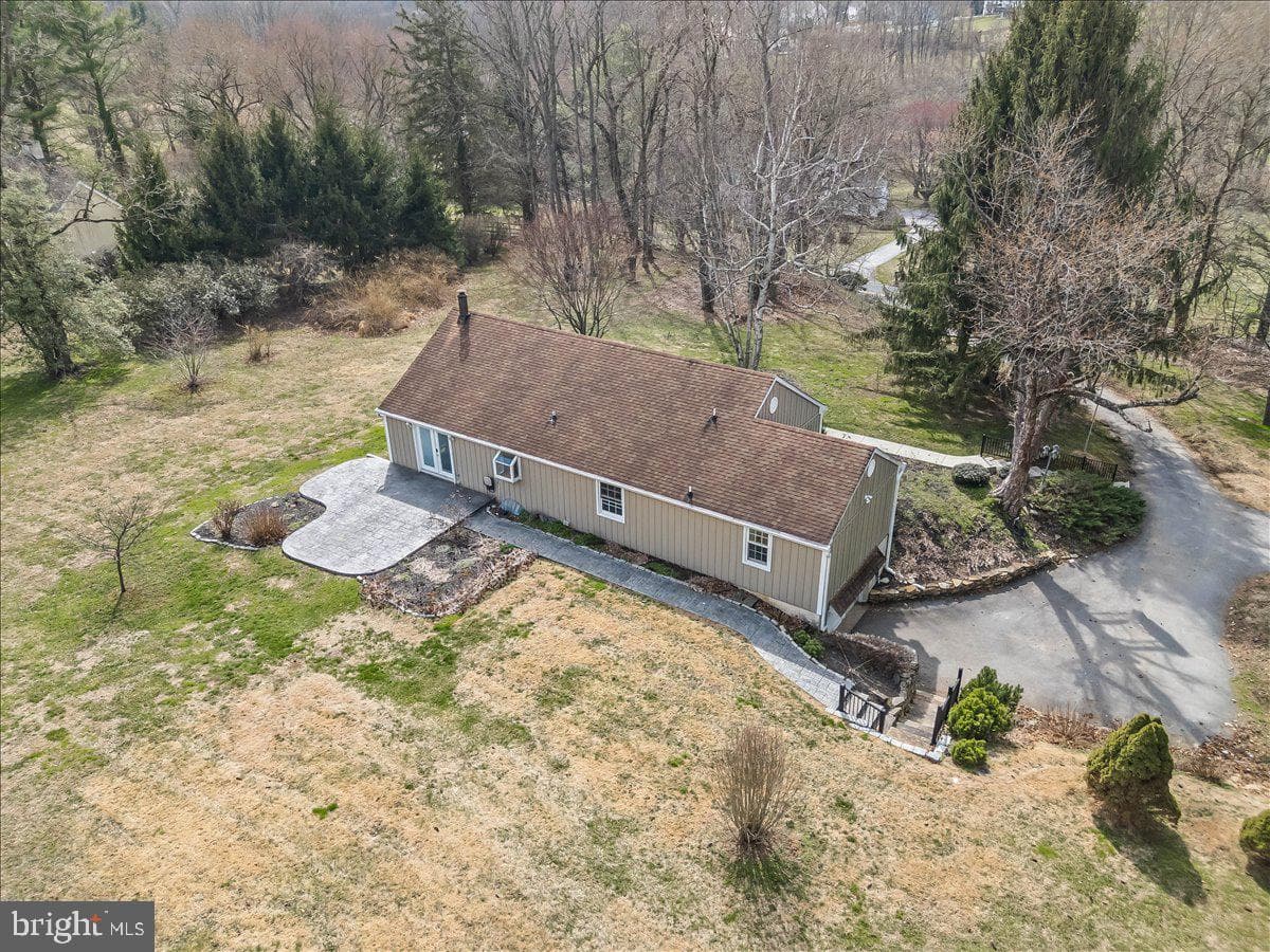 212 W Woodview Road photo 37