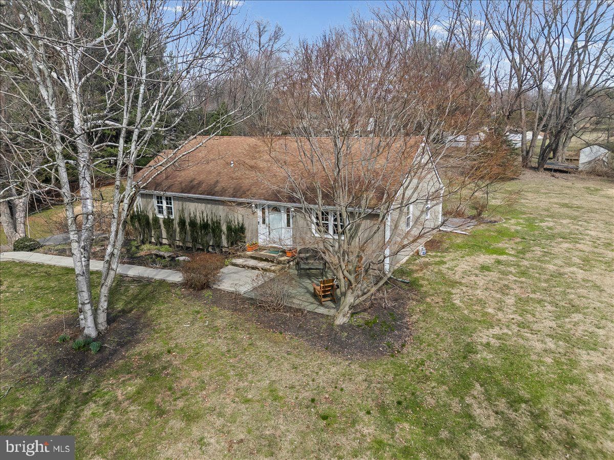 212 W Woodview Road photo 4