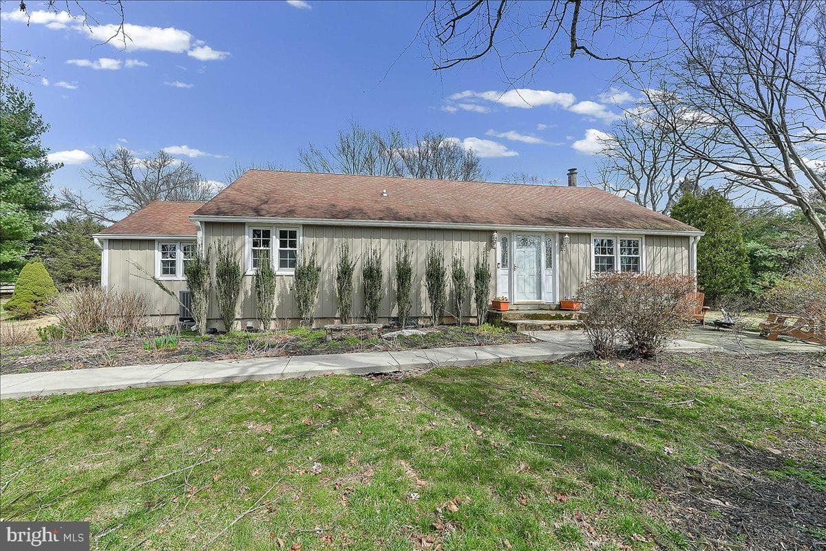 212 W Woodview Road photo 44