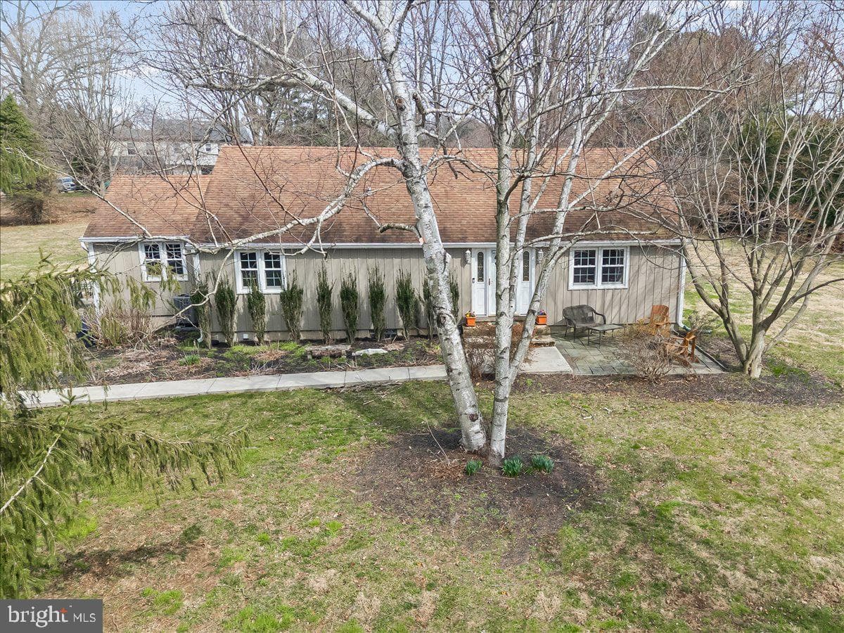 212 W Woodview Road photo 45