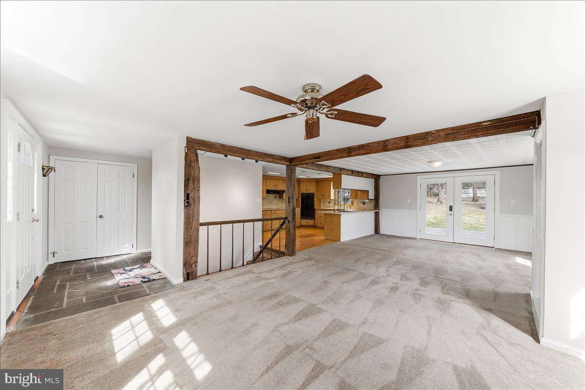 212 W Woodview Road photo 5