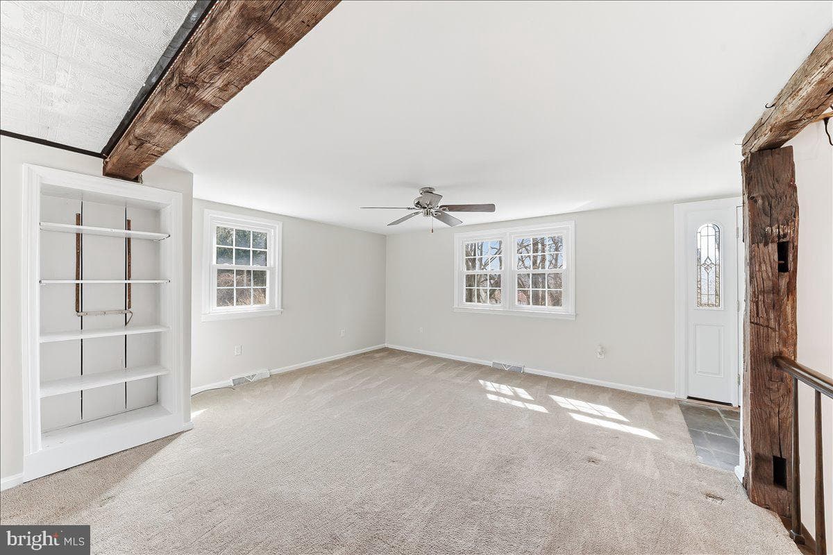 212 W Woodview Road photo 7