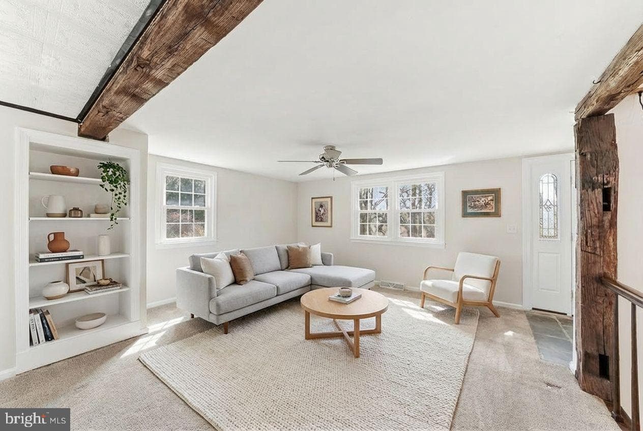 212 W Woodview Road photo 8