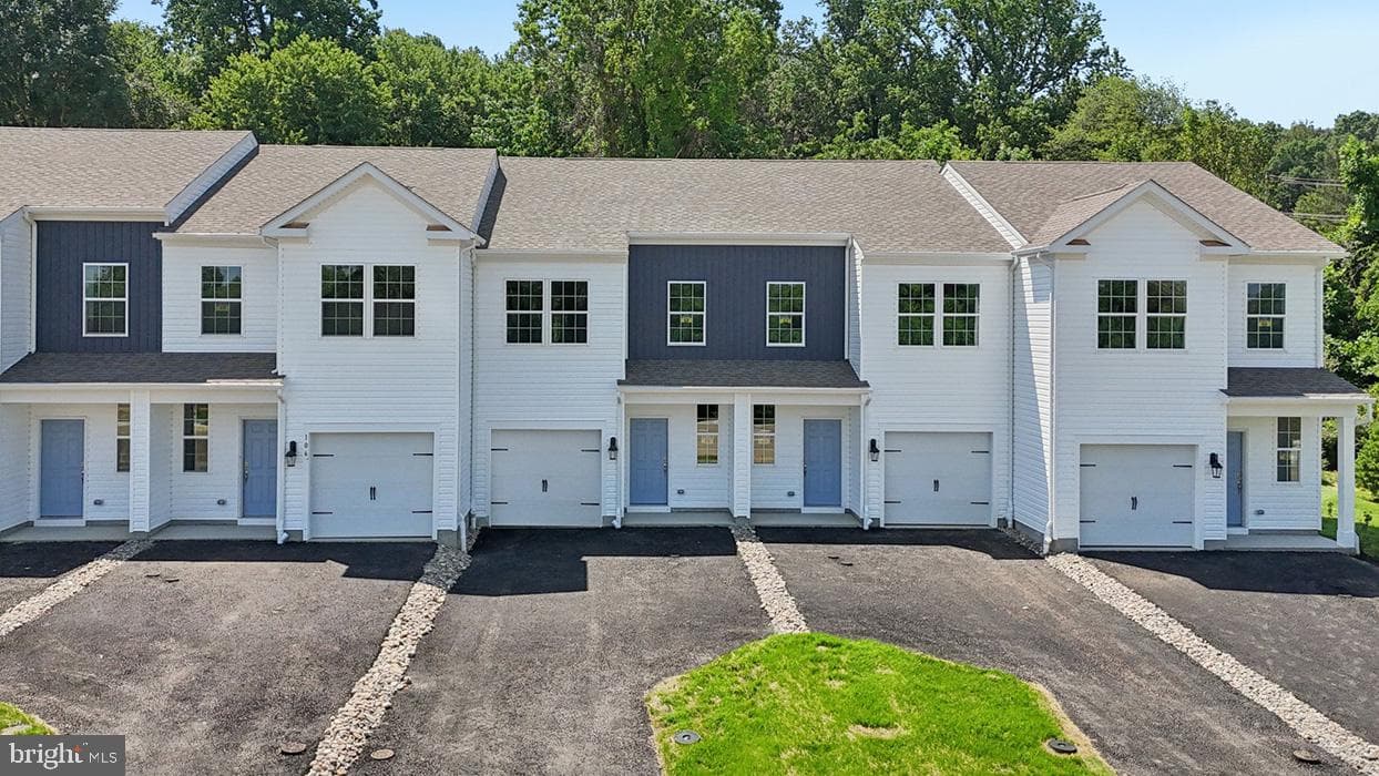 204 Derby Drive photo 1