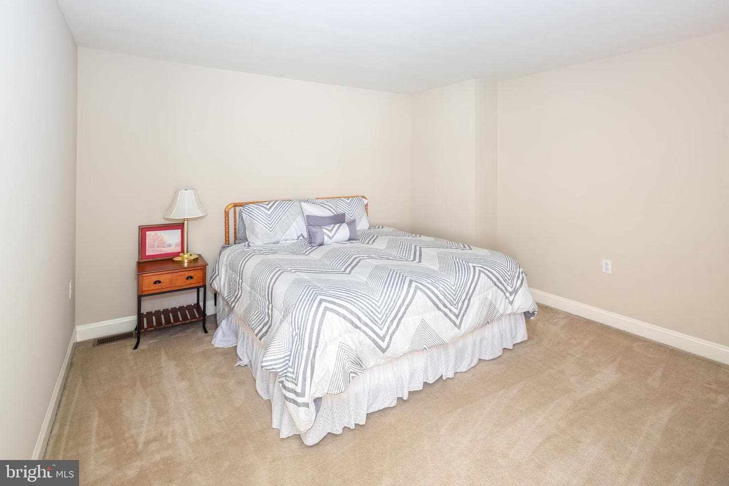 1703 Yardley Drive photo 34