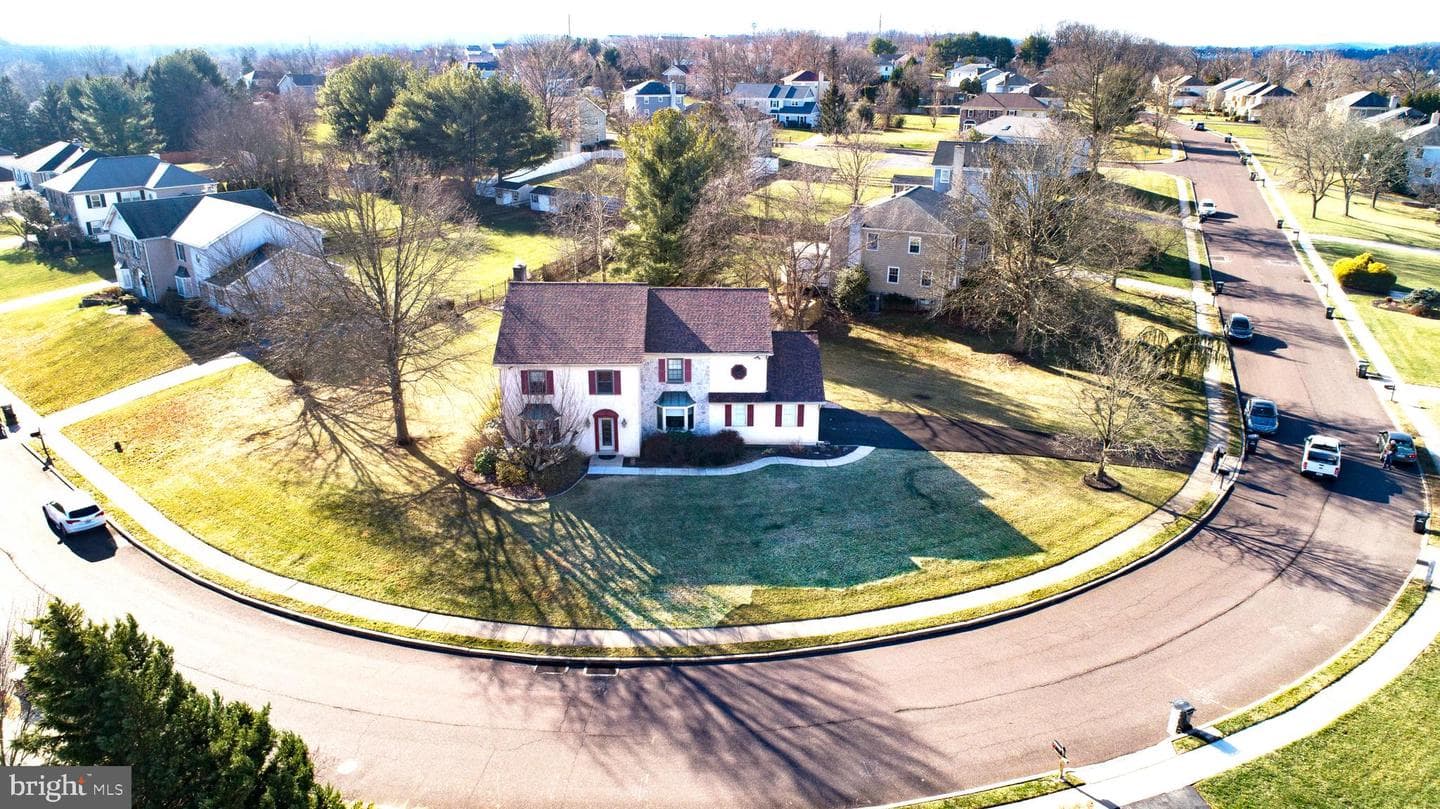 1016 Winding River Lane photo 4