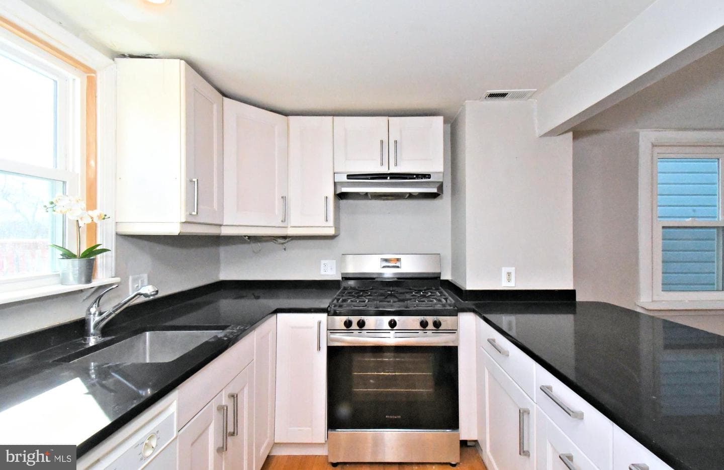 220 Saint Marys Street photo 16