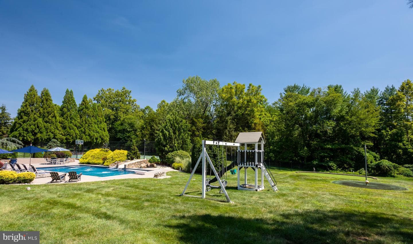 1015 S Wisteria Drive photo 32