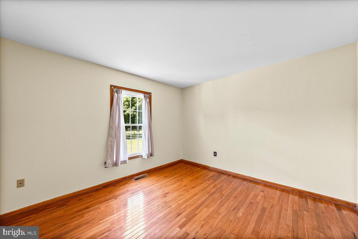 508 Ash Road photo 22
