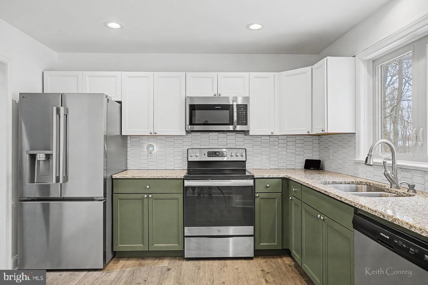 8 Laurel Dr photo 4