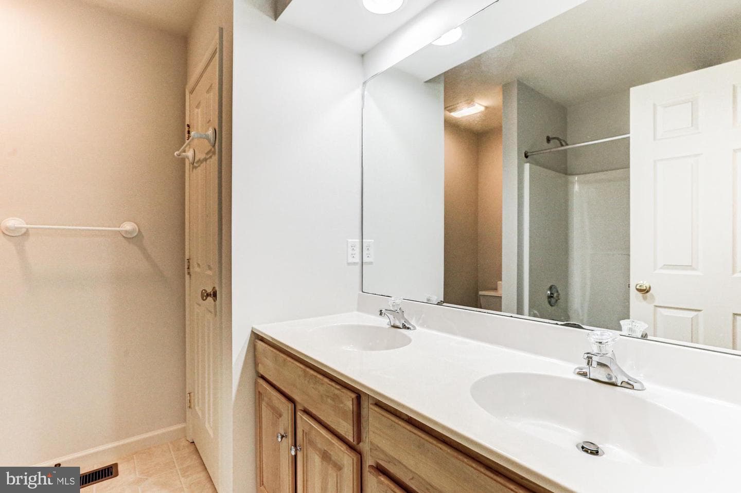 518 Hyde Park Circle photo 49