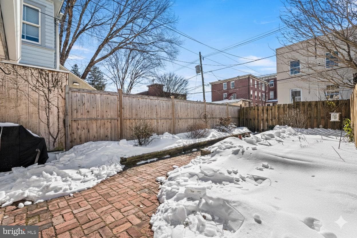 220 S Walnut Street photo 28