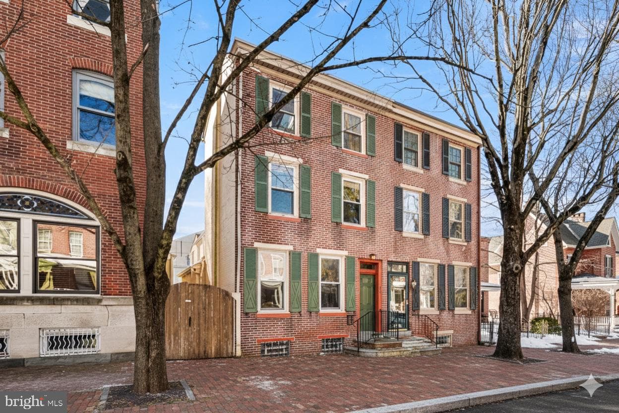 220 S Walnut Street photo 3