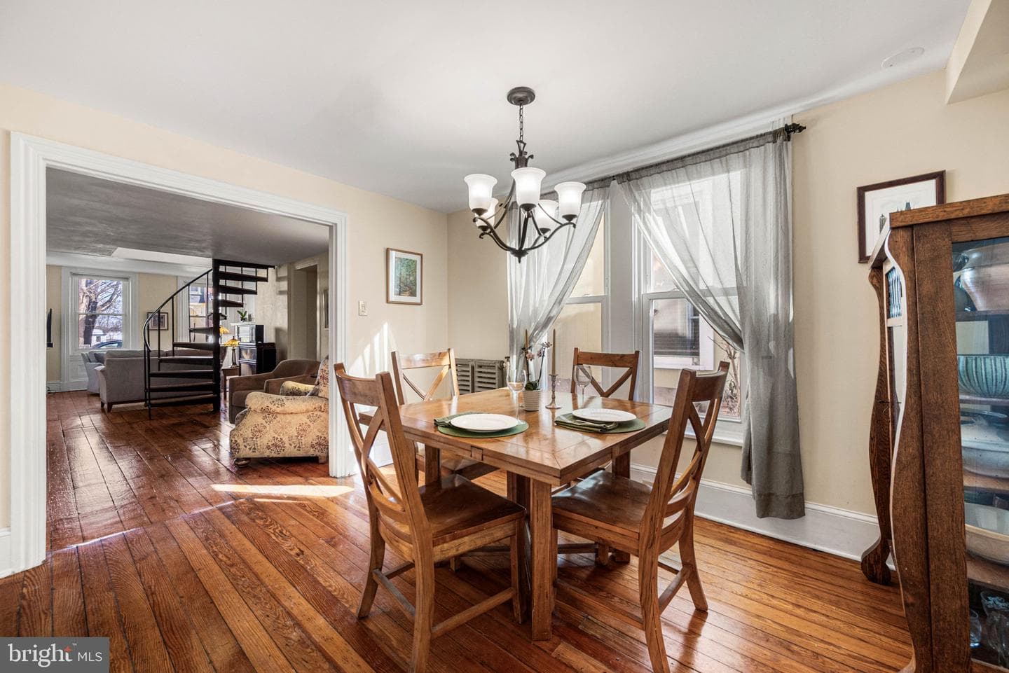 220 S Walnut Street photo 9