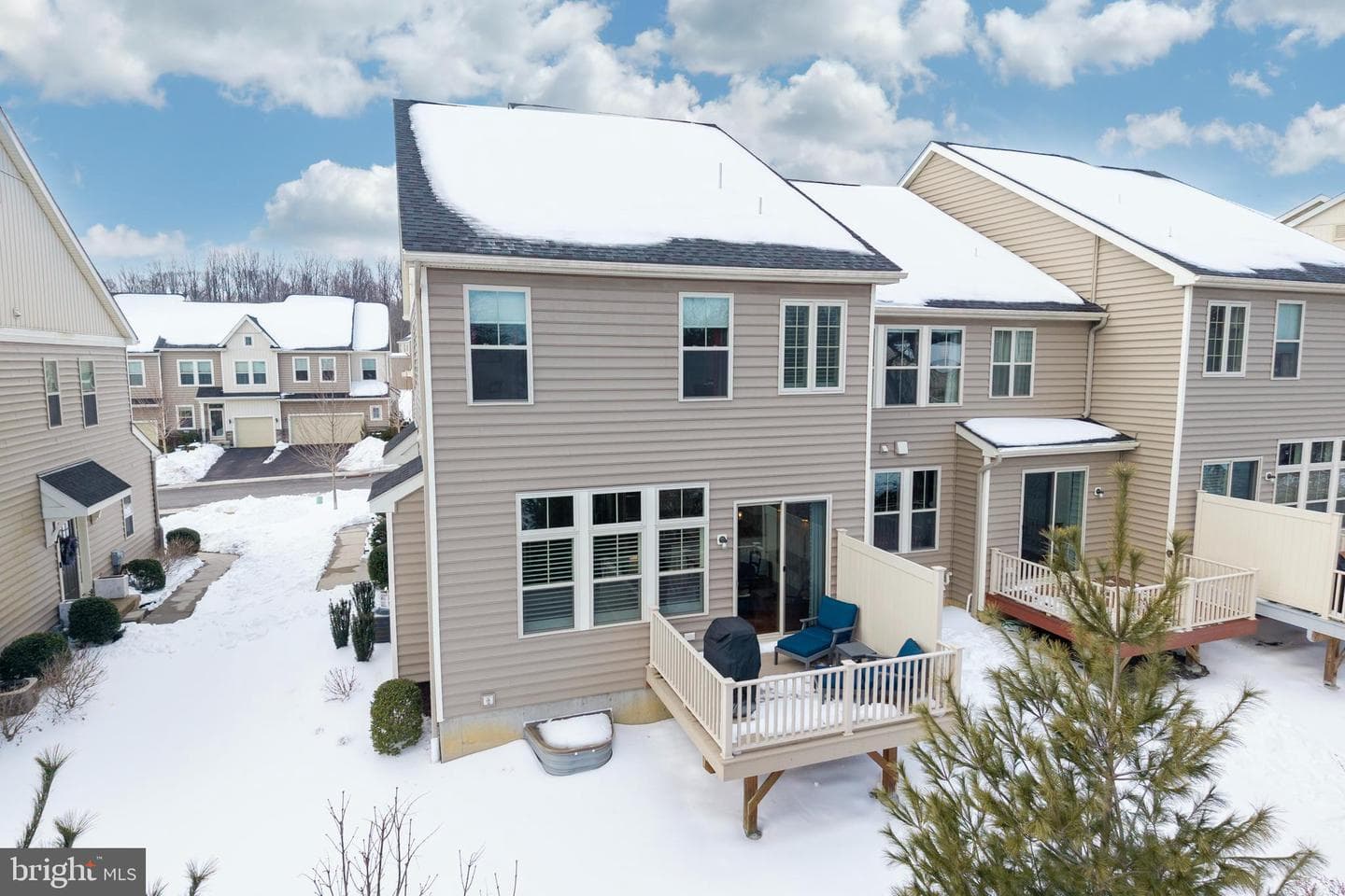 235 Kestrel Court photo 34