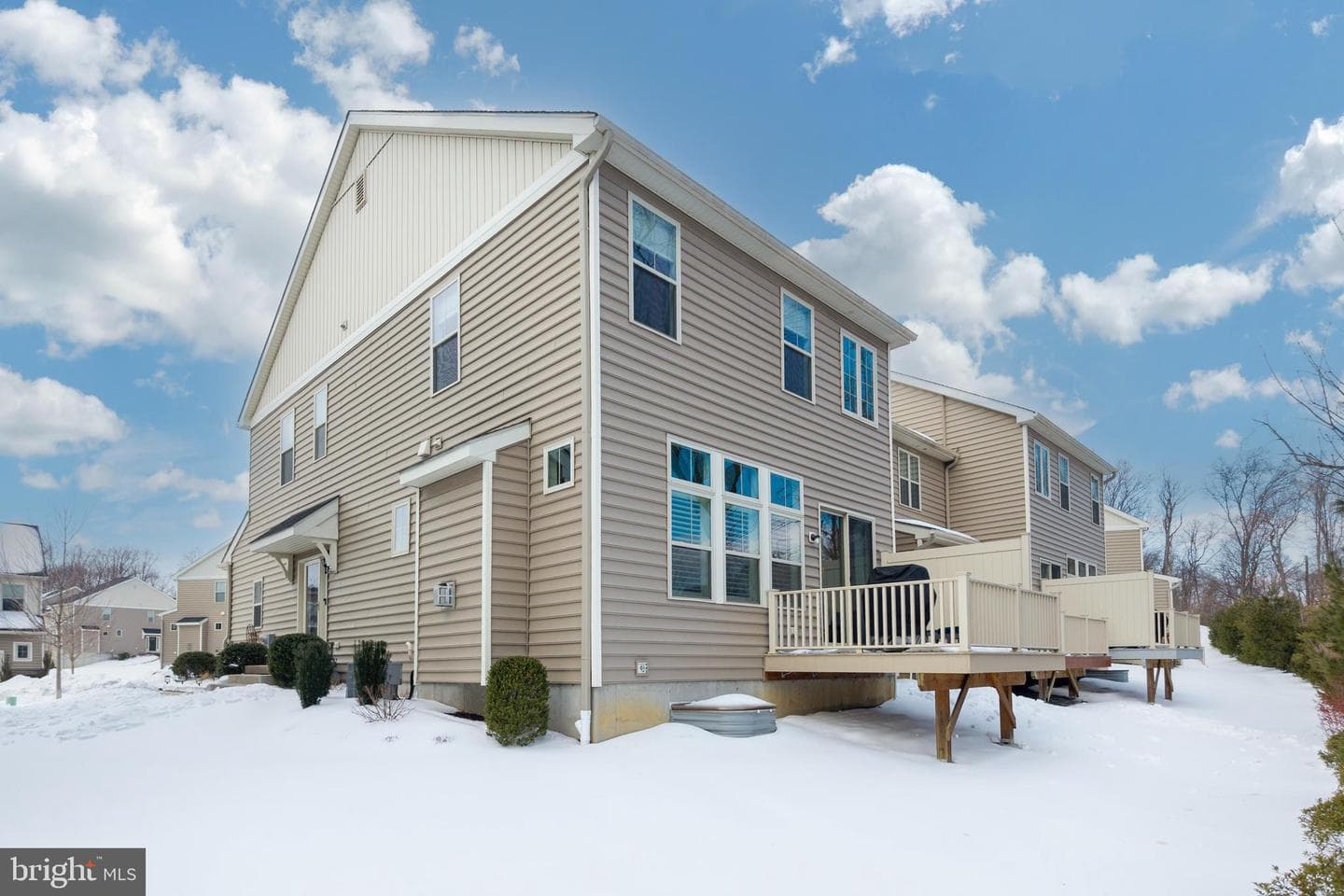 235 Kestrel Court photo 36