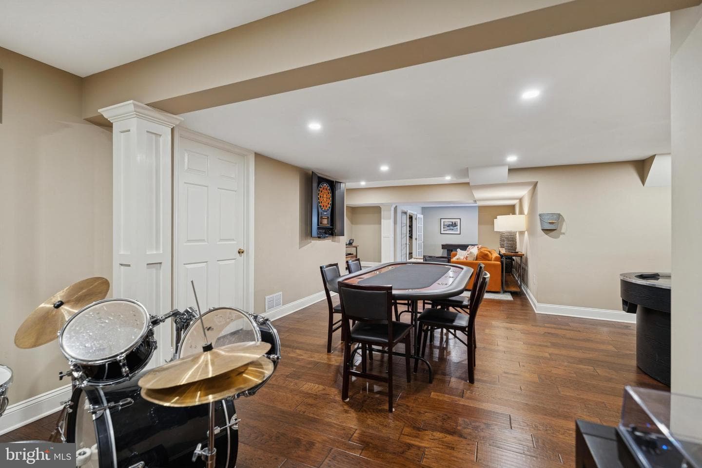 825 Springbank Lane photo 28