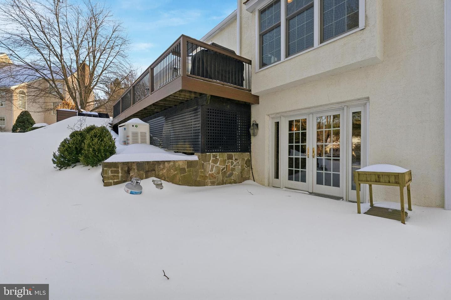 825 Springbank Lane photo 35