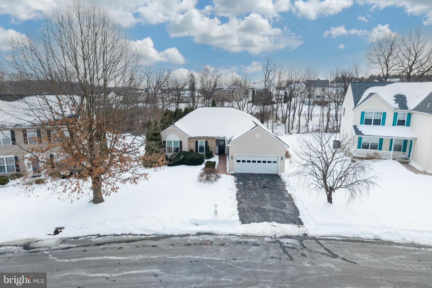 140 Milbury Road photo 1